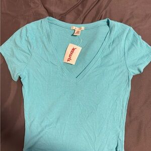 Juniors Aqua V-Neck Ribbed Crop Top